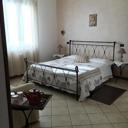 Oda ve Kahvaltı Casa Chiara 4*